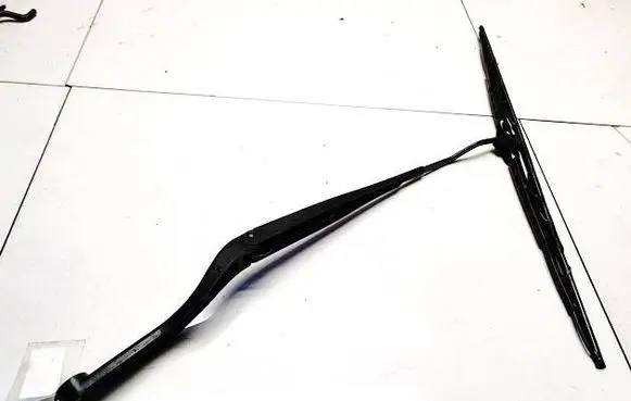 Front wiper blade arm