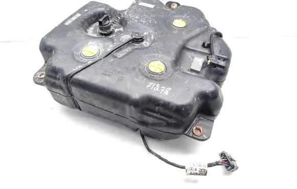 Mercedes-Benz E A207 AdBlue liquid reservoir A0994710475 0444040010 A2074700200