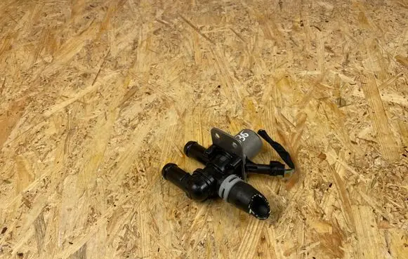 Volvo XC40 Coolant heater control valve 31684222