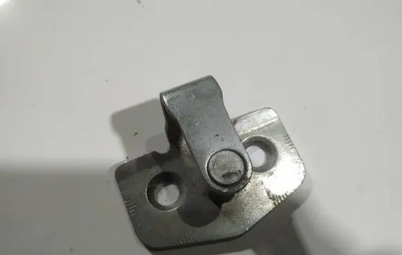 Opel Zafira B Front door lock loop/hook striker 
