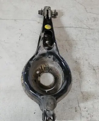 Volvo V40 Coil spring/strut mount 