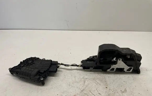 BMW 5 F10 F11 Front door lock 7185692