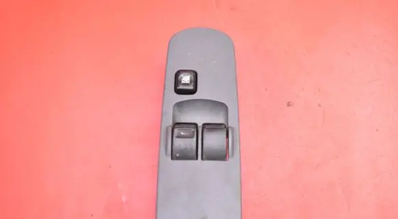 Mitsubishi Colt Electric window control switch 8608A076
