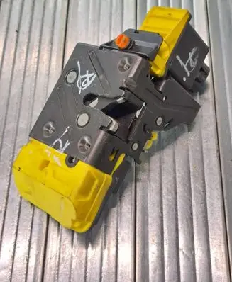 Volvo S60 Rear door lock 60663050