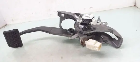 Toyota Auris E180 Brake pedal 8951047050