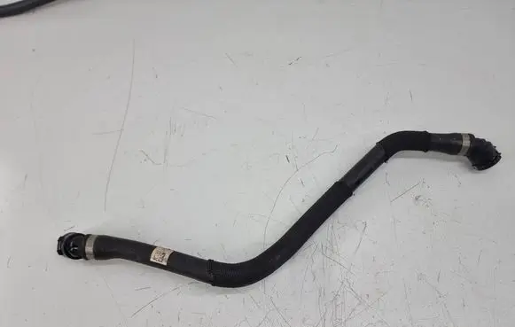 Coolant pipe/hose