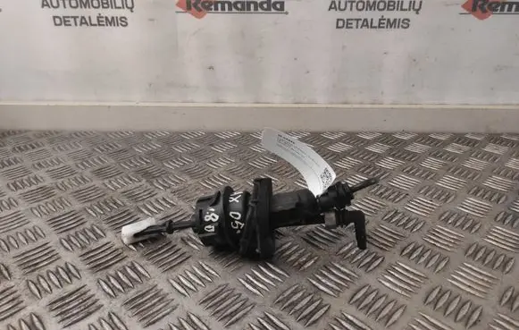 Ford Focus C-MAX Clutch master cylinder 3M517A543