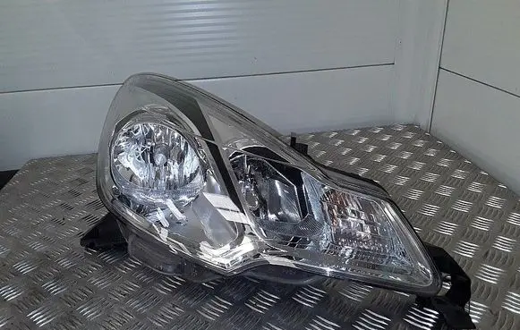 Citroen DS3 Headlight/headlamp 9677038180
