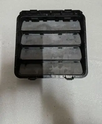Dodge Durango Quarter panel pressure vent 68323649AB