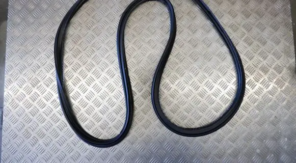 Nissan Leaf II (ZE1) Seal rubber (tailgate) 