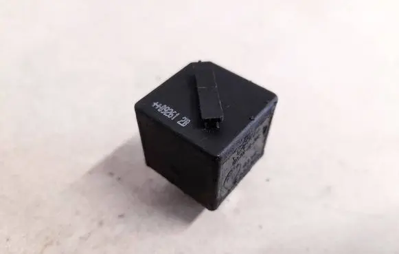 BMW 5 F10 F11 Other relay 61366901469