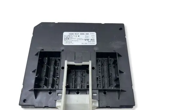 Volkswagen PASSAT B8 Comfort/convenience module 5Q0937086AK F005V01739