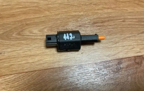 Renault Megane III Brake pedal sensor switch 253252710R 3029H