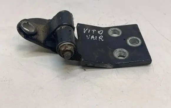 Mercedes-Benz Vito Viano W638 Front door lower hinge 