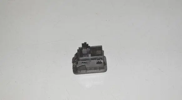 BMW 2 Active Tourer U06 Tailgate/boot open switch button 5A2BCB6 61315A2BCB6
