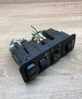 Mitsubishi Space Star Other switches/knobs/shifts MR740608