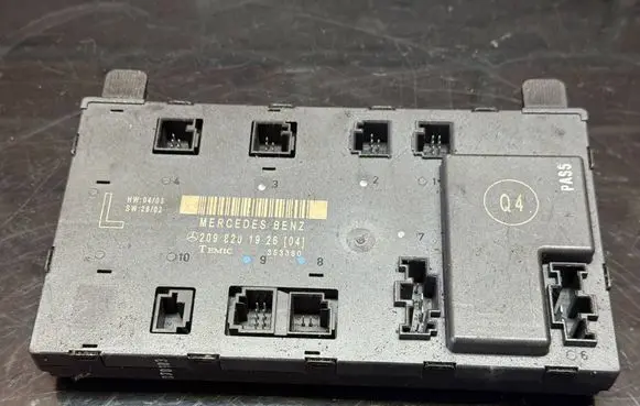 Mercedes-Benz CLK A209 C209 Door control unit/module 2098201926