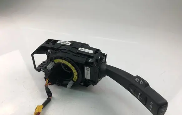 Volvo S60 Indicator stalk 31343218