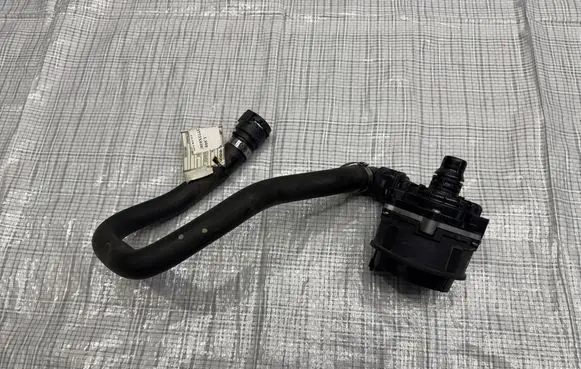 Ram ProMaster Water pump 501582670