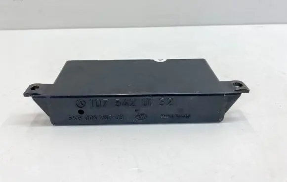 Mercedes-Benz SLC C107 Other relay A1075420132 1075420132