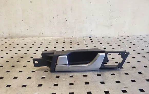 Chevrolet Captiva Rear door interior handle SWC200411
