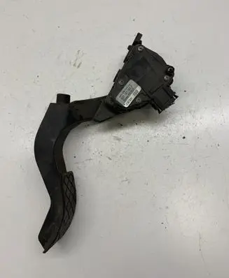Volkswagen PASSAT B5.5 Accelerator throttle pedal 8D1721523F 6PV00837603