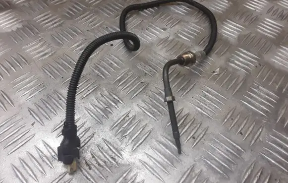 Mercedes-Benz E W212 Exhaust gas temperature sensor A0009059704