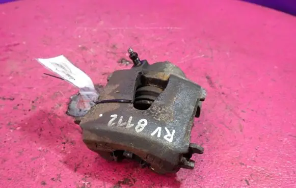 Volkswagen Golf Plus Front brake caliper