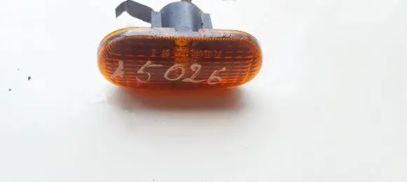 Renault Espace III Front fender indicator light e20010106