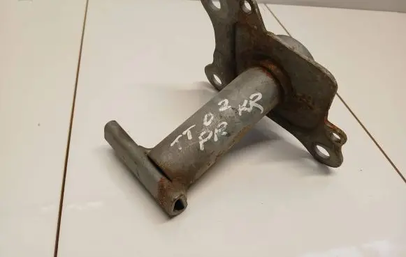 Audi TT Mk1 Front bumper mounting bracket