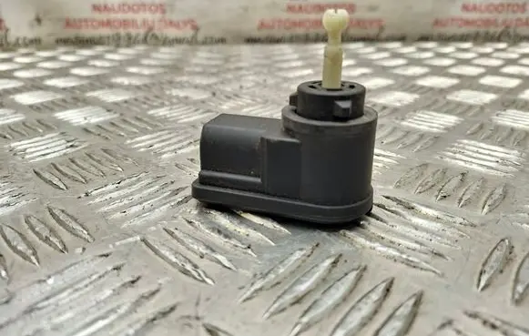 Seat Leon (1M) Headlight level adjustment motor 1J0941295B