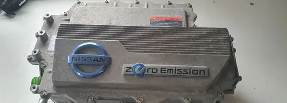Nissan Leaf I (ZE0) Voltage converter inverter 