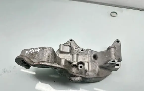 Volvo XC60 Generator/alternator bracket 31480996
