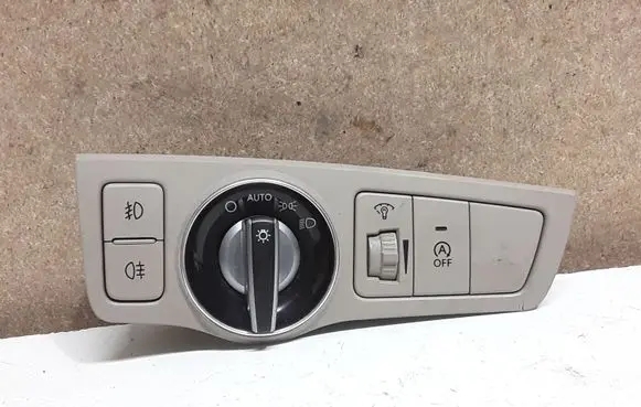 Hyundai i40 Light switch 933003Z150