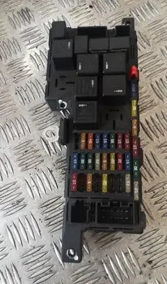 Volvo XC90 Fuse module 8678449