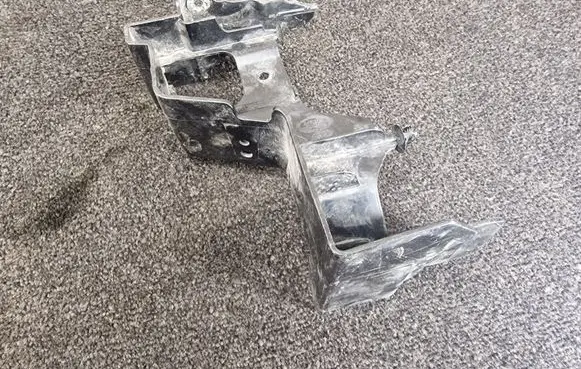 Land Rover Discovery 5 Other engine bay part JPLA14A099