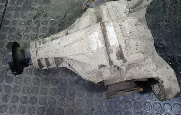 Volkswagen Touareg I Front differential AGT0AC525015G