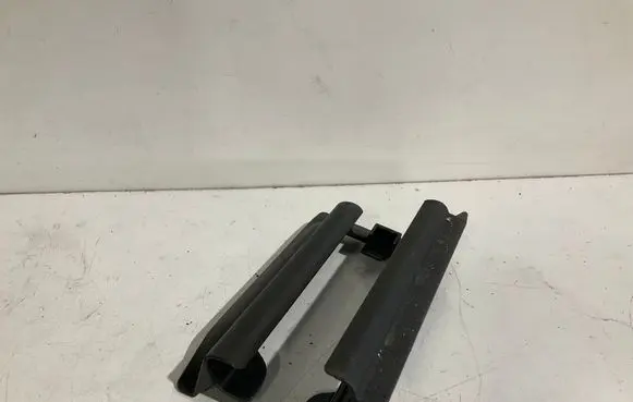Mercedes-Benz E W211 Sliding door rail trim A2119191220 2119191220