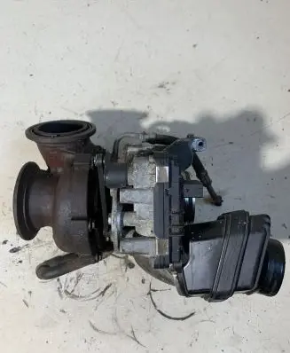 BMW 6 F12 F13 Turbo 7823202