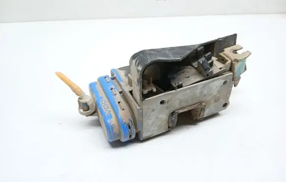 Audi A4 S4 B5 8D Rear door lock 8D0839015A