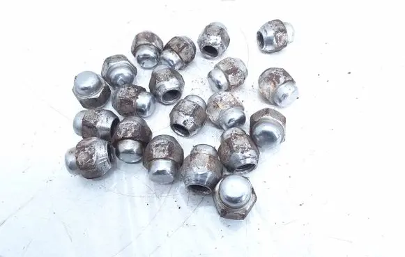 KIA Sorento Nuts/bolts 