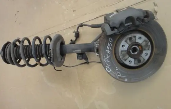 Citroen C4 I Picasso Front wheel hub spindle knuckle
