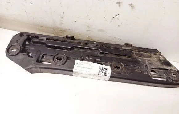 Volkswagen Touran I Front bumper mounting bracket 1T0807049