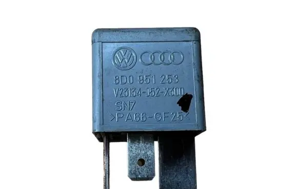 Skoda Superb B5 (3U) Other relay 8D0951253 V23134J52X300