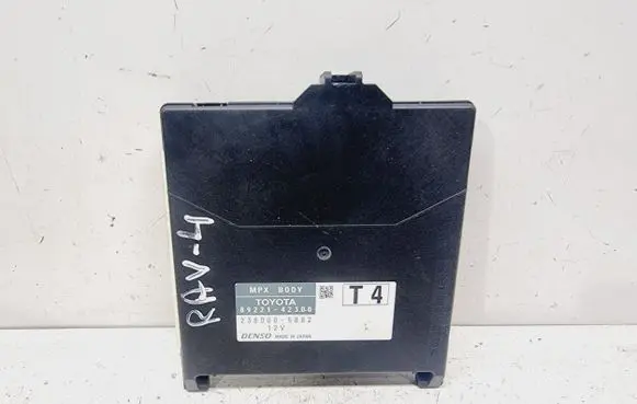 Toyota RAV 4 (XA40) Central body control module 8922142300