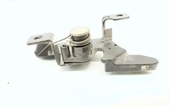 Mitsubishi Space Star Fuel tank opening switch 