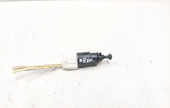 Renault Espace - Grand espace IV Brake pedal sensor switch 8200276361