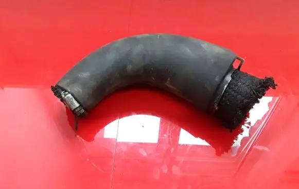 Hyundai Trajet Intercooler hose/pipe NOCODE
