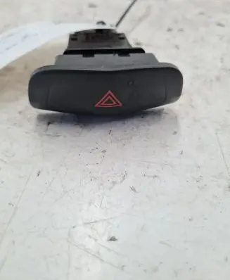 Nissan Primera Hazard light switch
