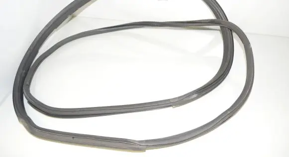 BMW i3 Front door rubber seal 7301741 7361018 51767361018